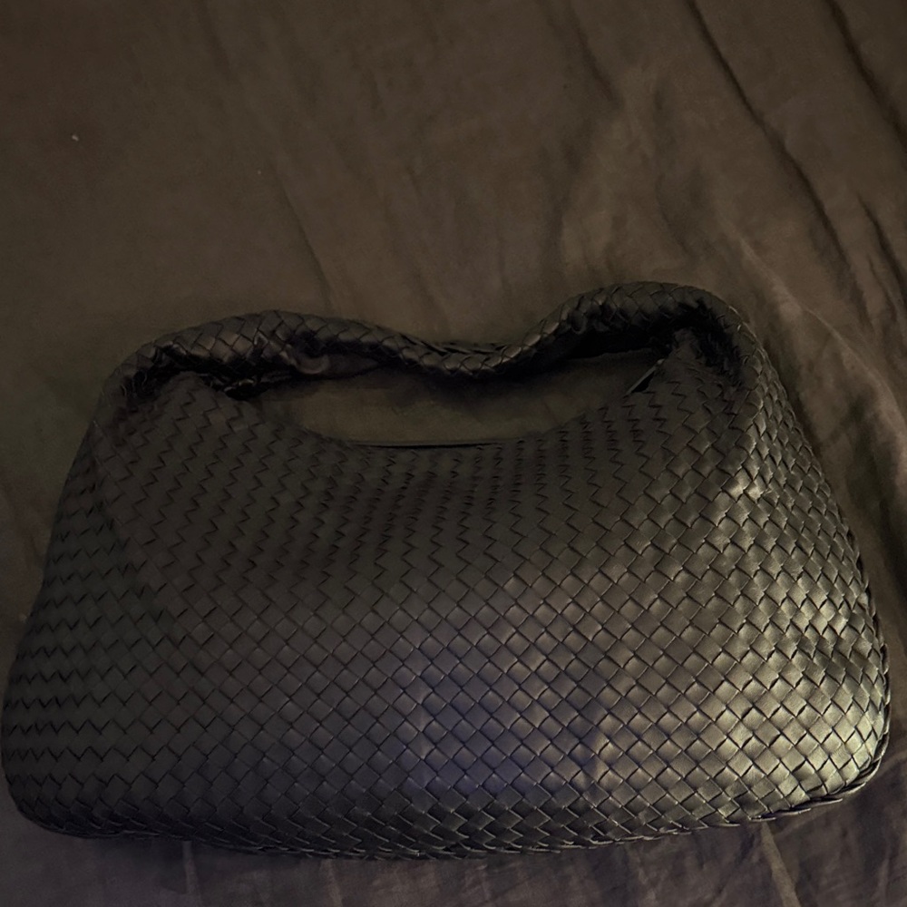 Rare Bottega veneta maxi no connecting seam on the handle, purse hobo bag